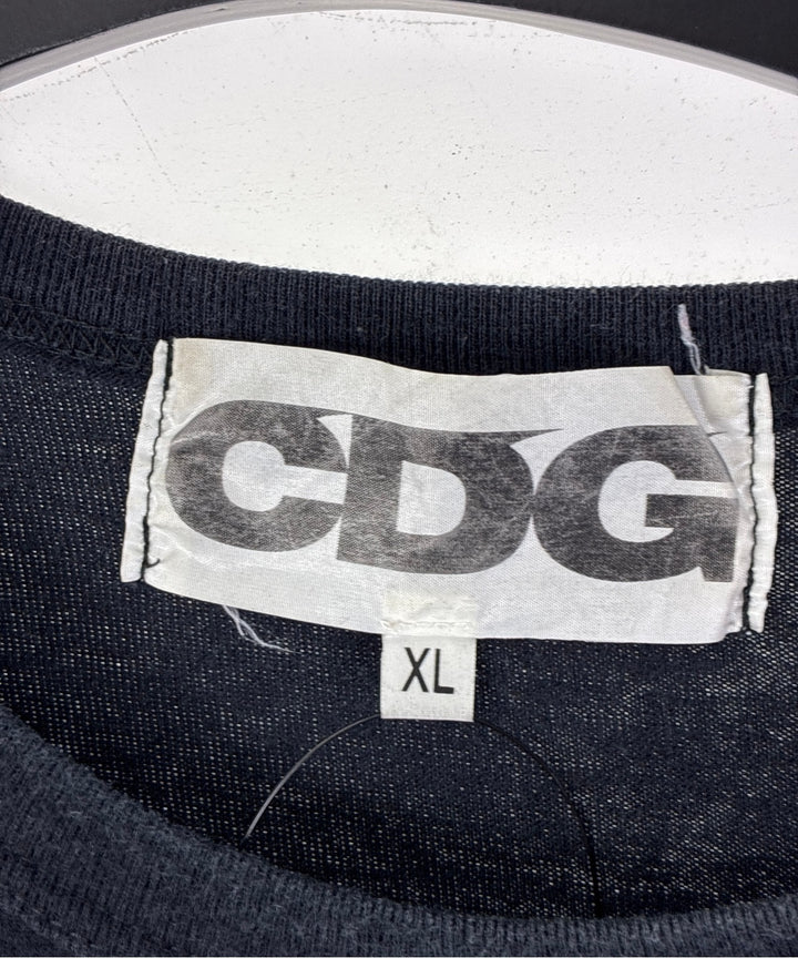 CDG เสื้อยืด/เสื้อท็อปส์