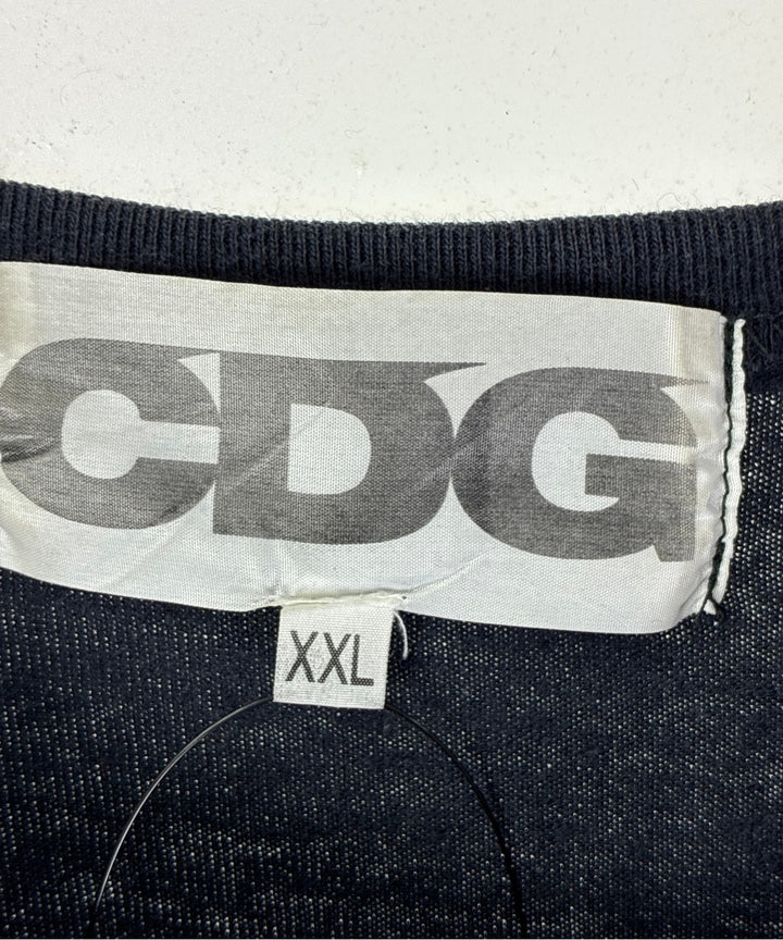 CDG เสื้อยืด/เสื้อท็อปส์