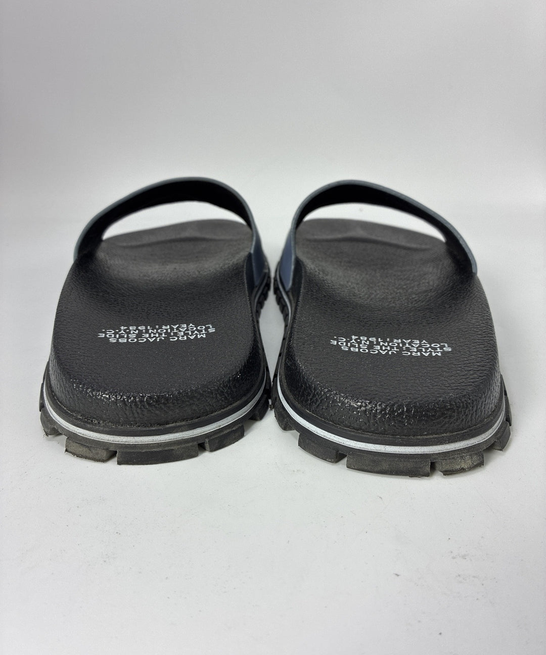 MARC JACOBS รองเท้าแตะ