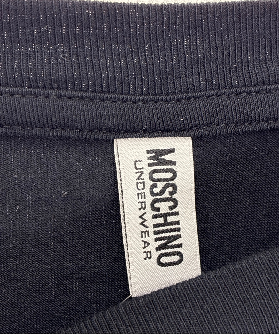MOSCHINO เสื้อยืด/เสื้อท็อปส์