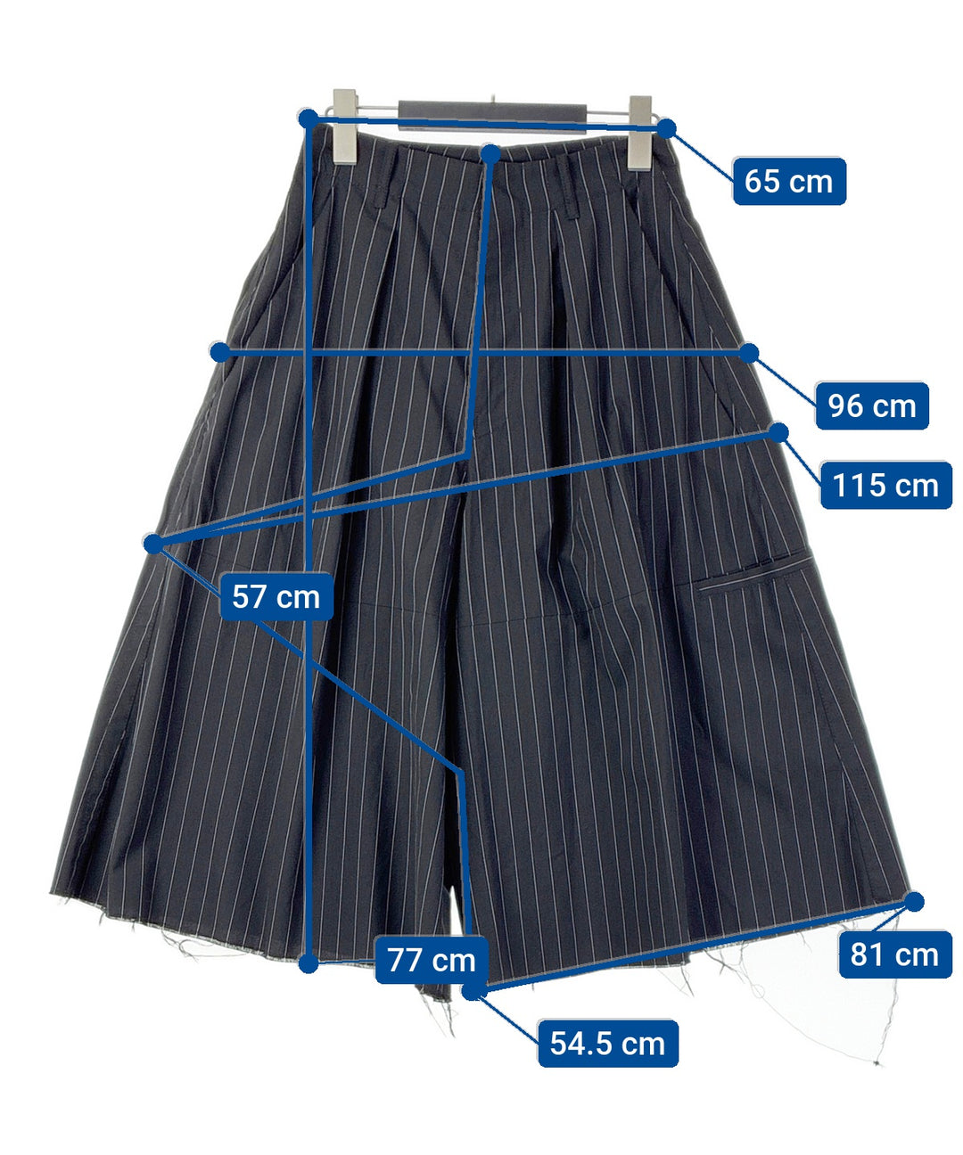 MM6 กางเกง 5 ส่วน