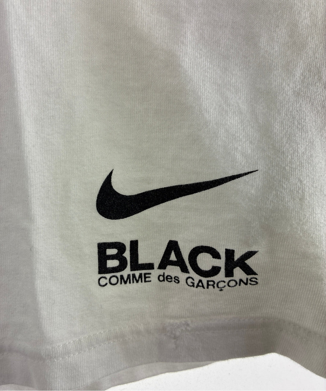 BLACK COMME des GARCONS เสื้อยืด/เสื้อท็อปส์