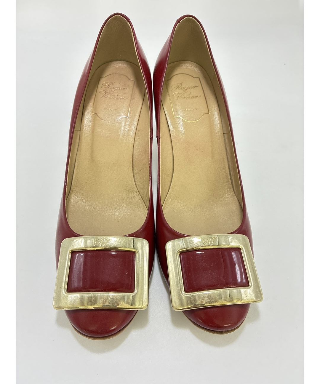 Roger Vivier รองเท้าส้นสูง