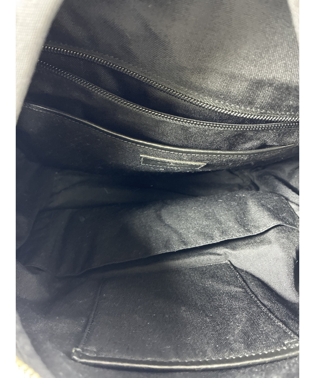 Saint Laurent Paris เป้สะพายหลัง