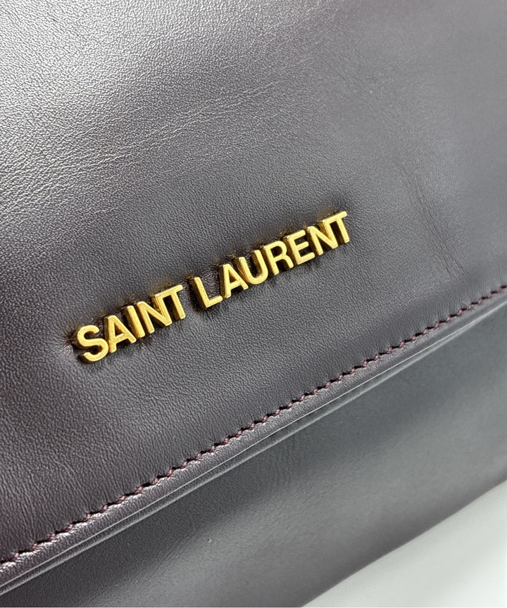 Saint Laurent Paris คลัตช์