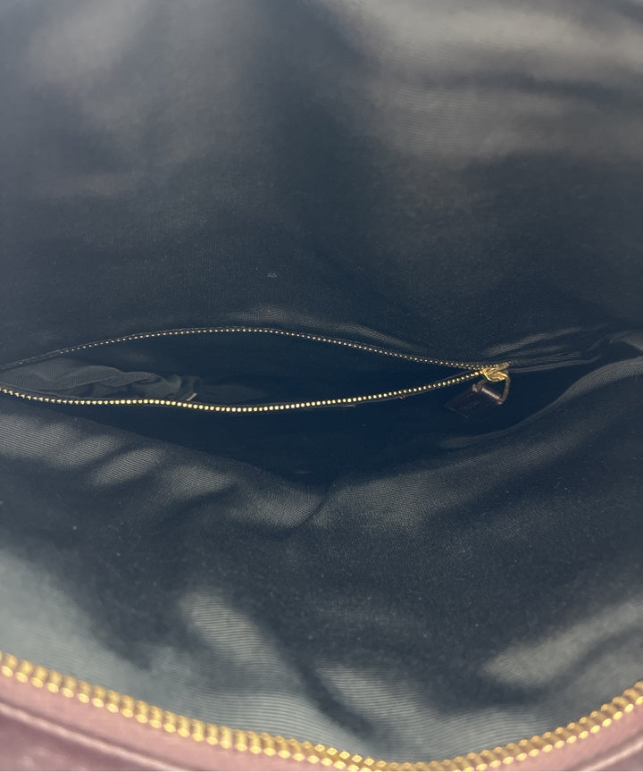 Saint Laurent Paris คลัตช์