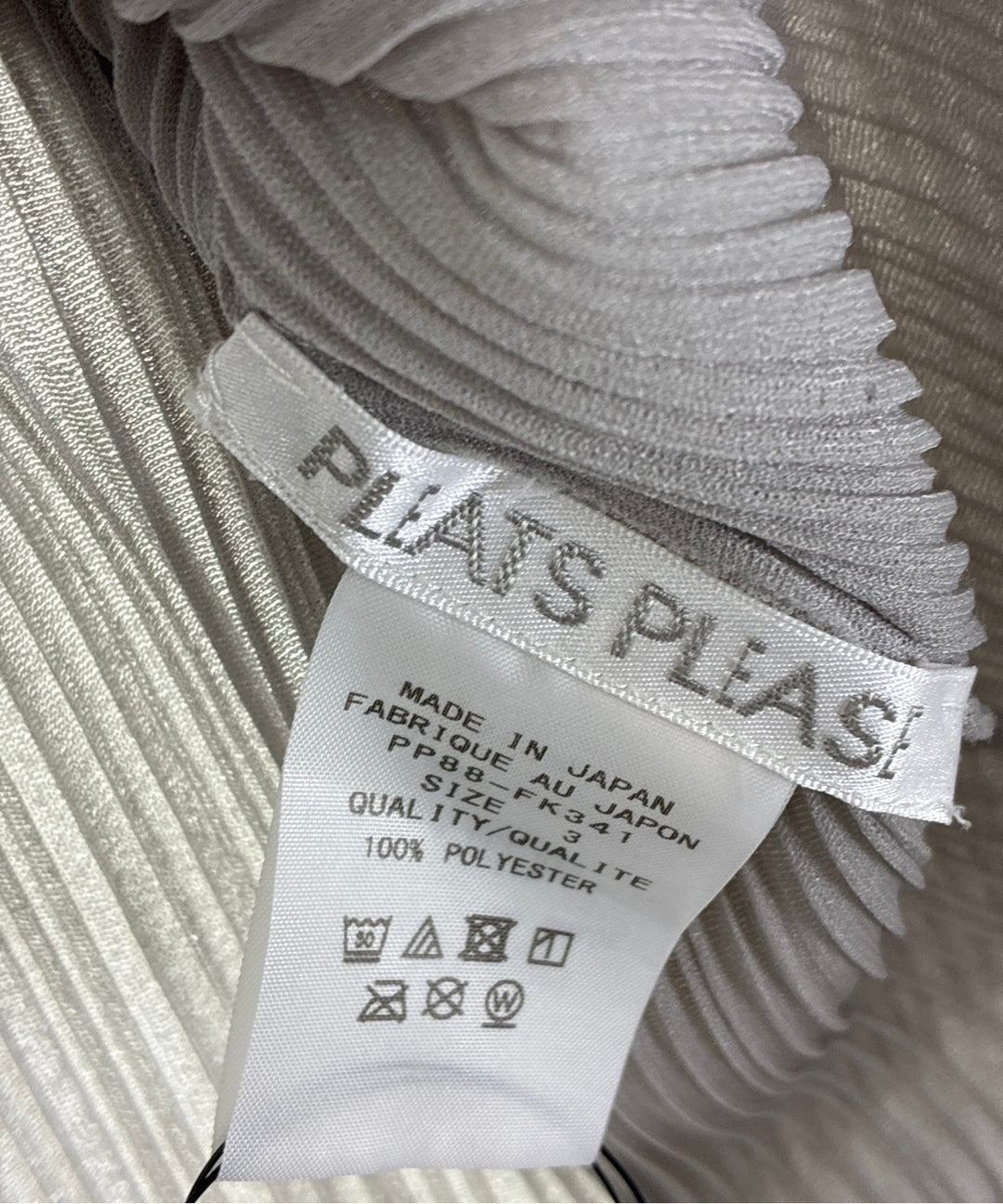 PLEATS PLEASE เสื้อยืด/เสื้อท็อปส์