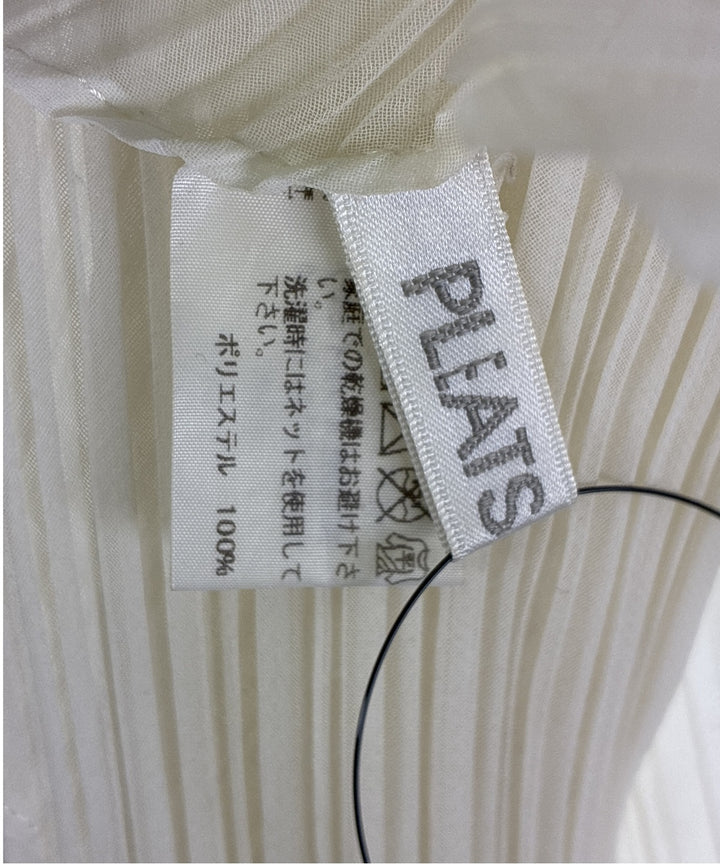 PLEATS PLEASE ผ้าพันคอ
