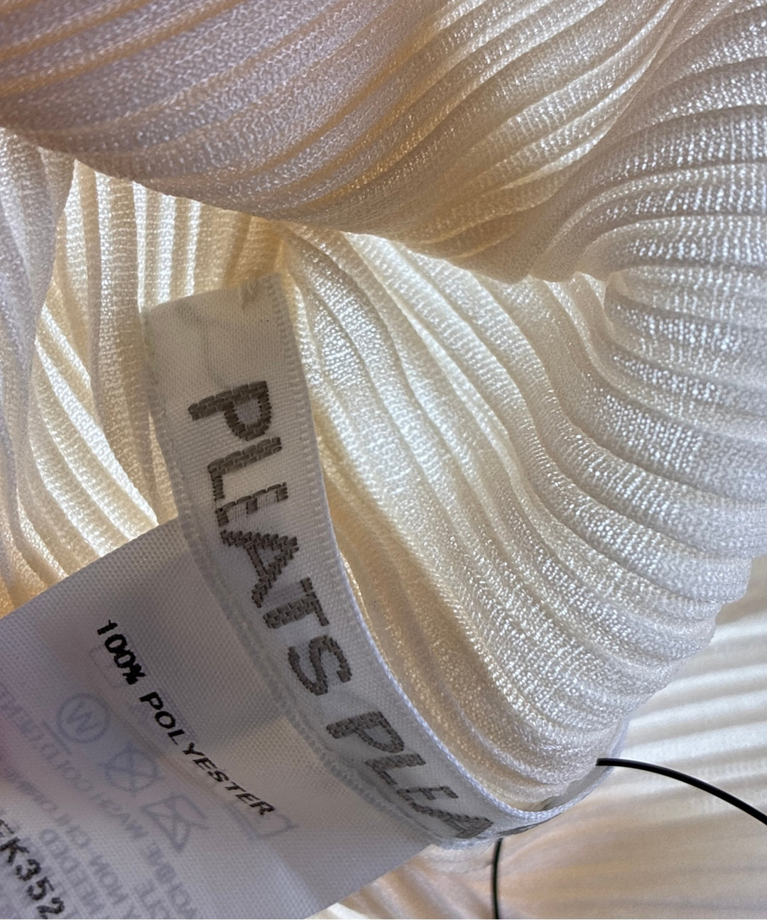 PLEATS PLEASE เสื้อยืด/เสื้อท็อปส์
