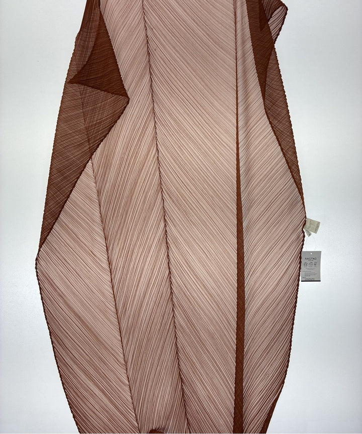 PLEATS PLEASE ผ้าคลุมไหล่