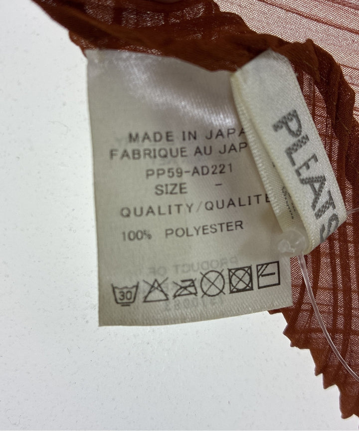 PLEATS PLEASE ผ้าคลุมไหล่