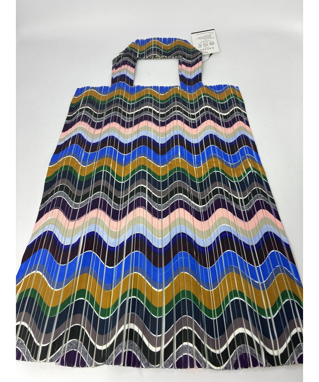 PLEATS PLEASE กระเป๋าถือขนาดใหญ่