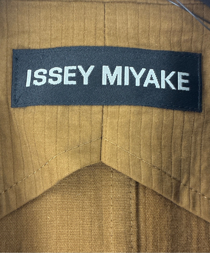 ISSEY MIYAKE MEN เสื้อโค้ท