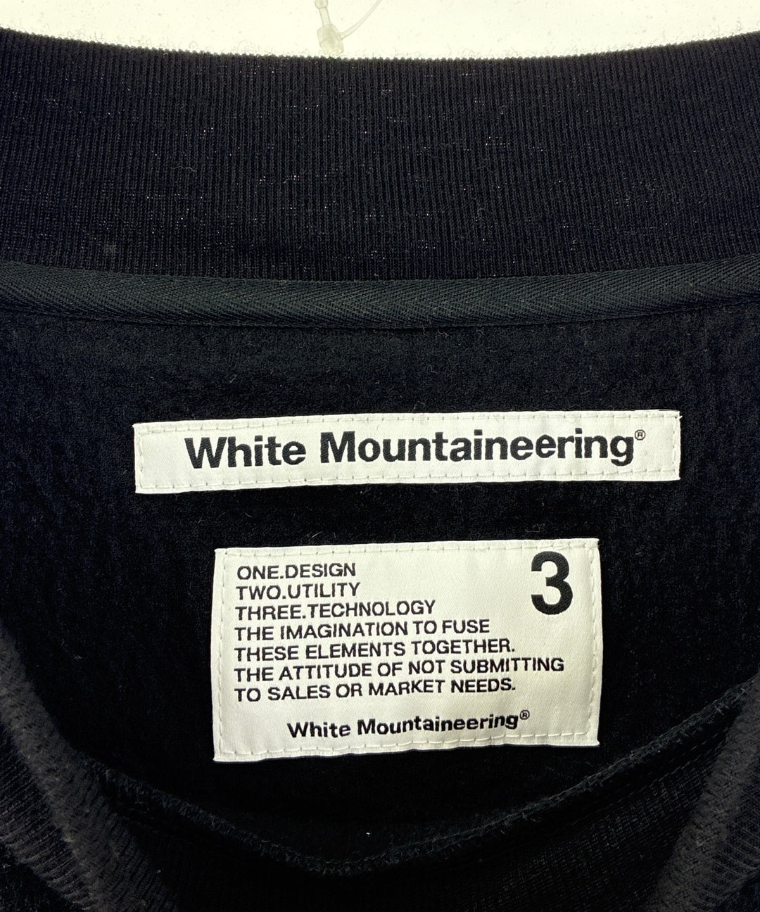 White Mountaineering เสื้อยืด/เสื้อท็อปส์