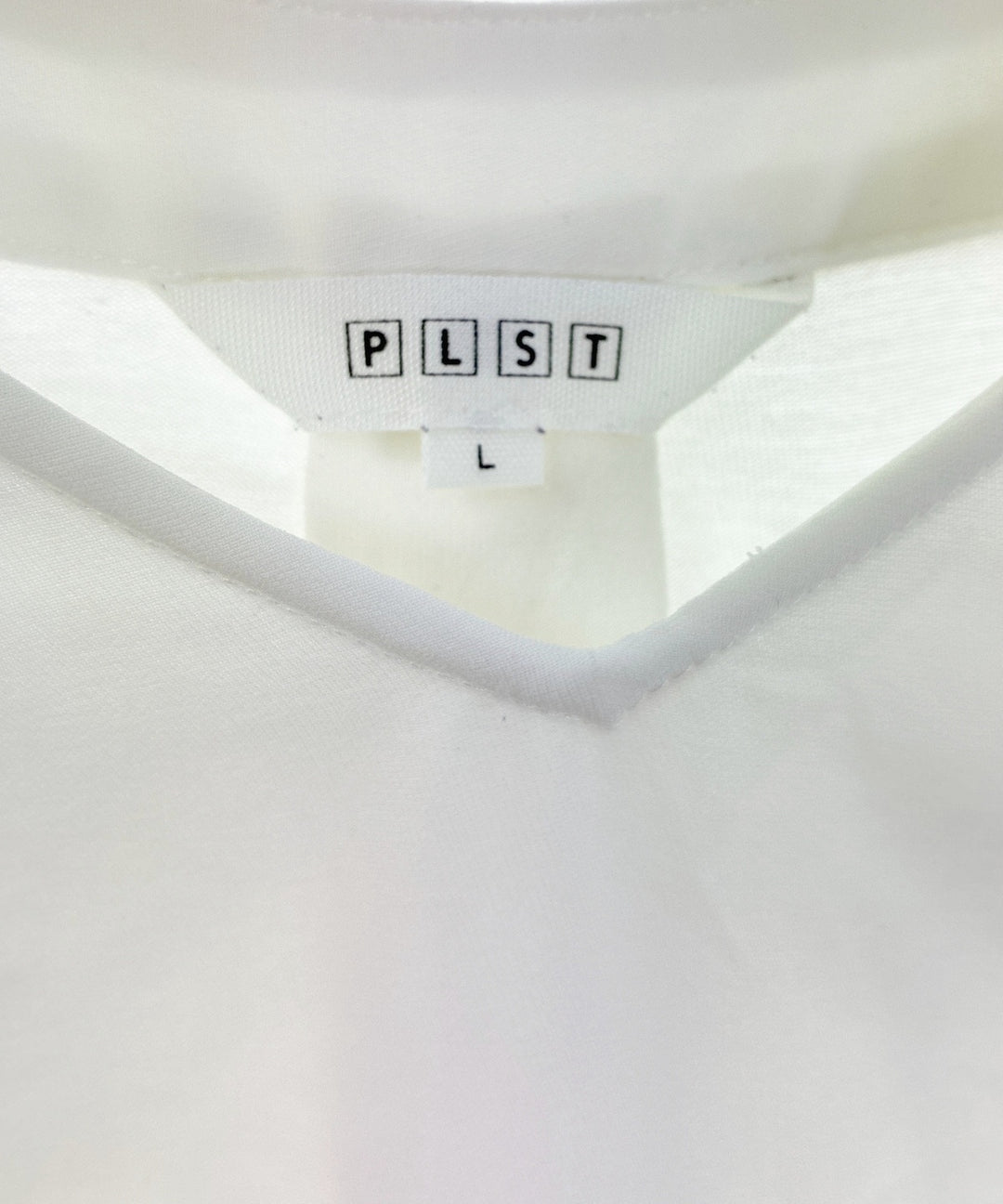 PLST เสื้อสตรี