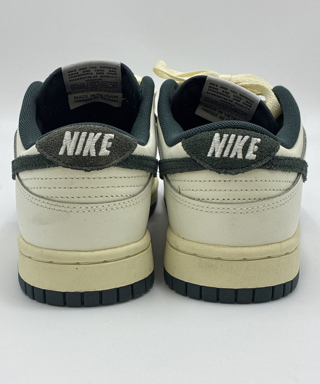 NIKE รองเท้า