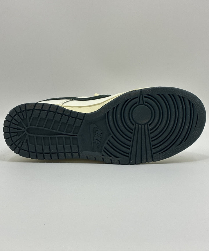 NIKE รองเท้า