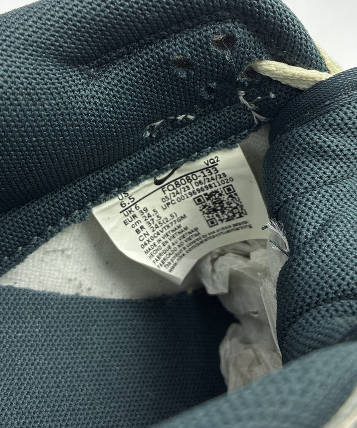 NIKE รองเท้า