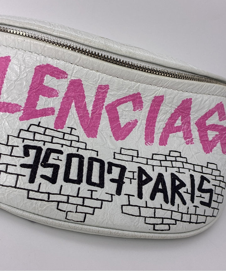 BALENCIAGA กระเป๋าสะพาย