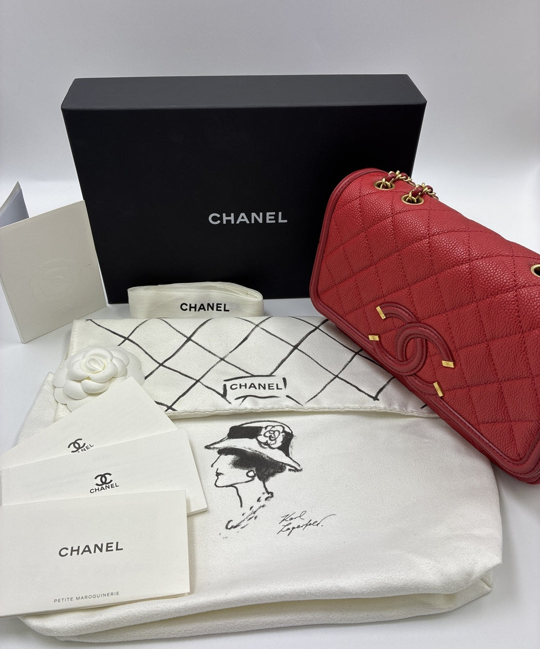 CHANEL กระเป๋าสะพาย