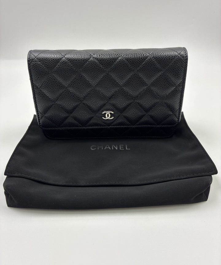 CHANEL กระเป๋าถือ
