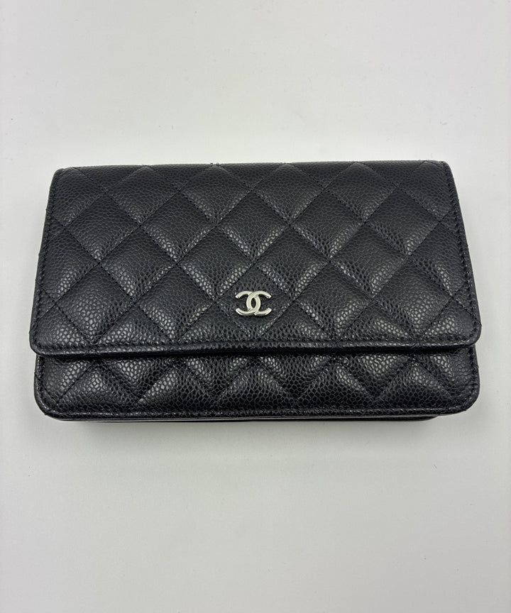 CHANEL กระเป๋าถือ