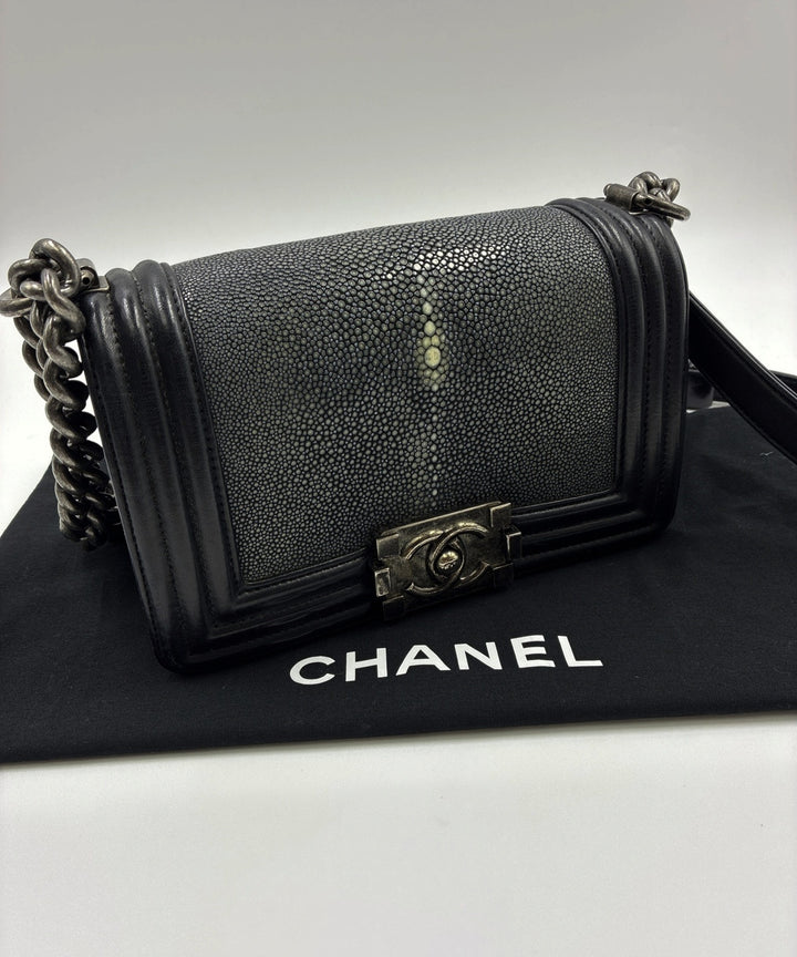 CHANEL กระเป๋าสะพาย