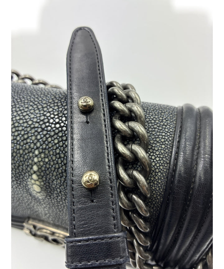 CHANEL กระเป๋าสะพาย