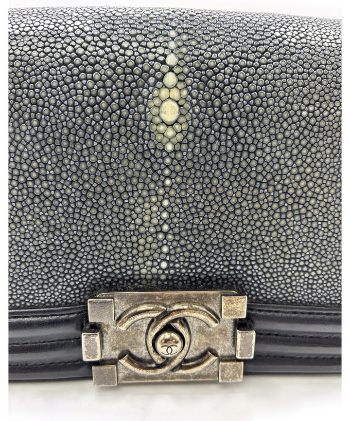 CHANEL กระเป๋าสะพาย