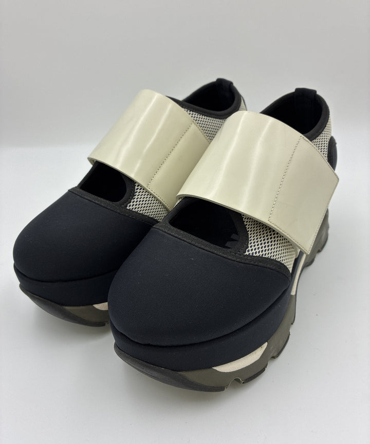 MARNI รองเท้าผ้าใบ