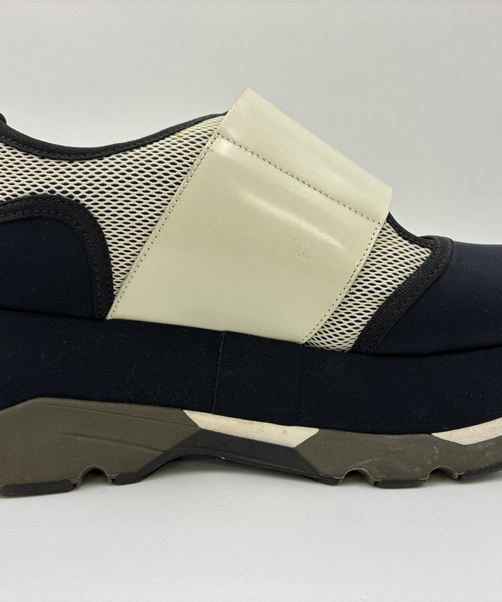 MARNI รองเท้าผ้าใบ