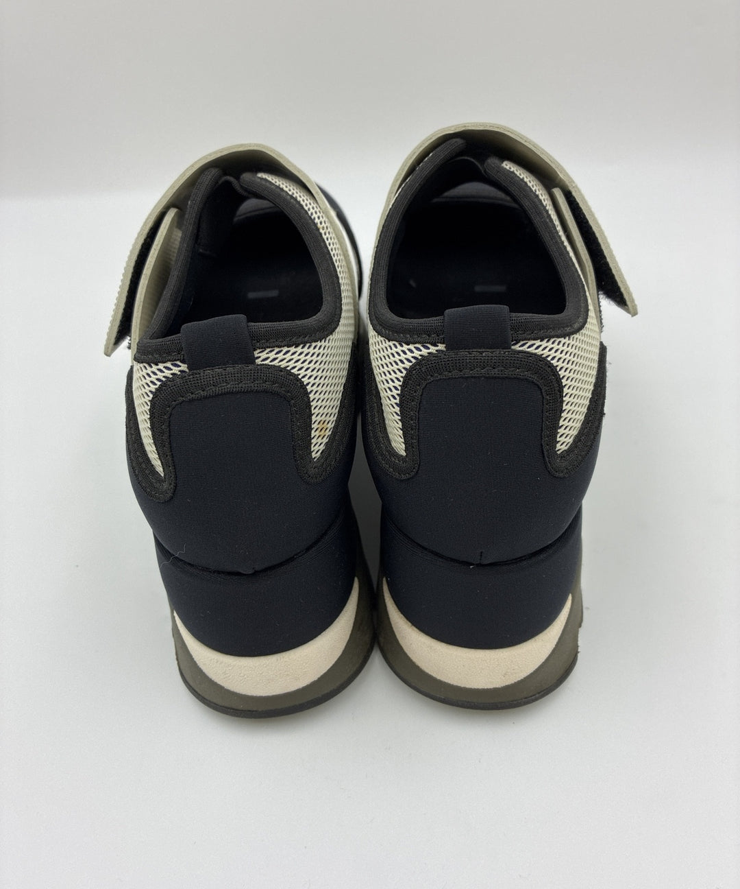 MARNI รองเท้าผ้าใบ