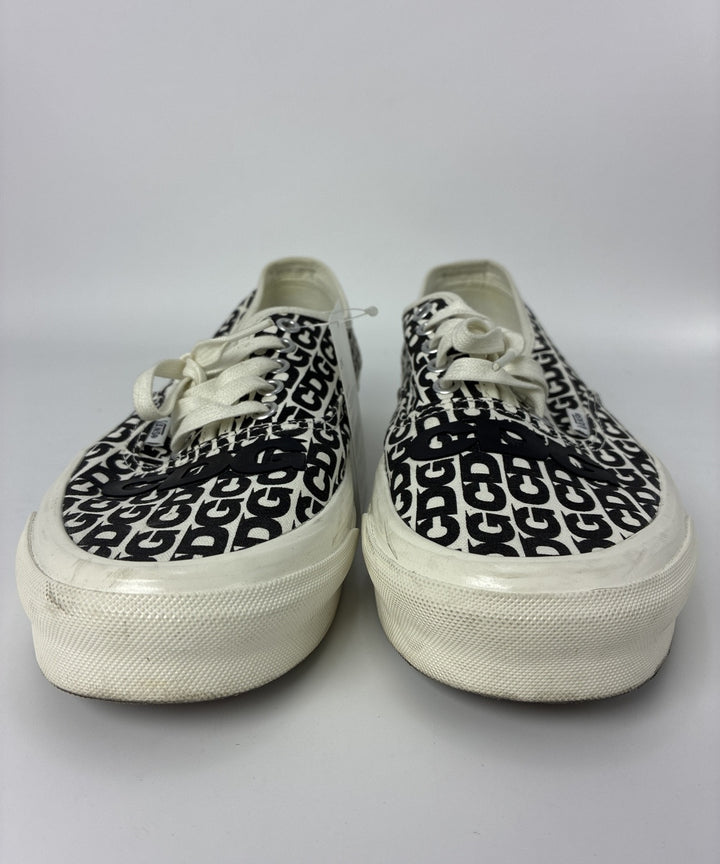 CDG รองเท้าผ้าใบ