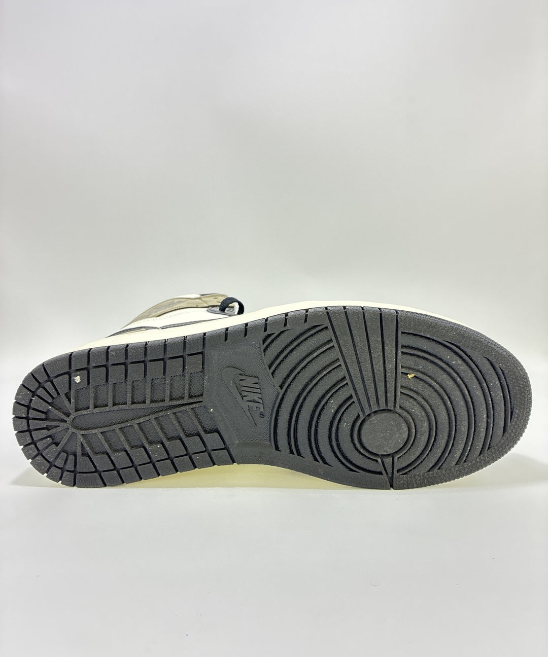 NIKE รองเท้าผ้าใบ