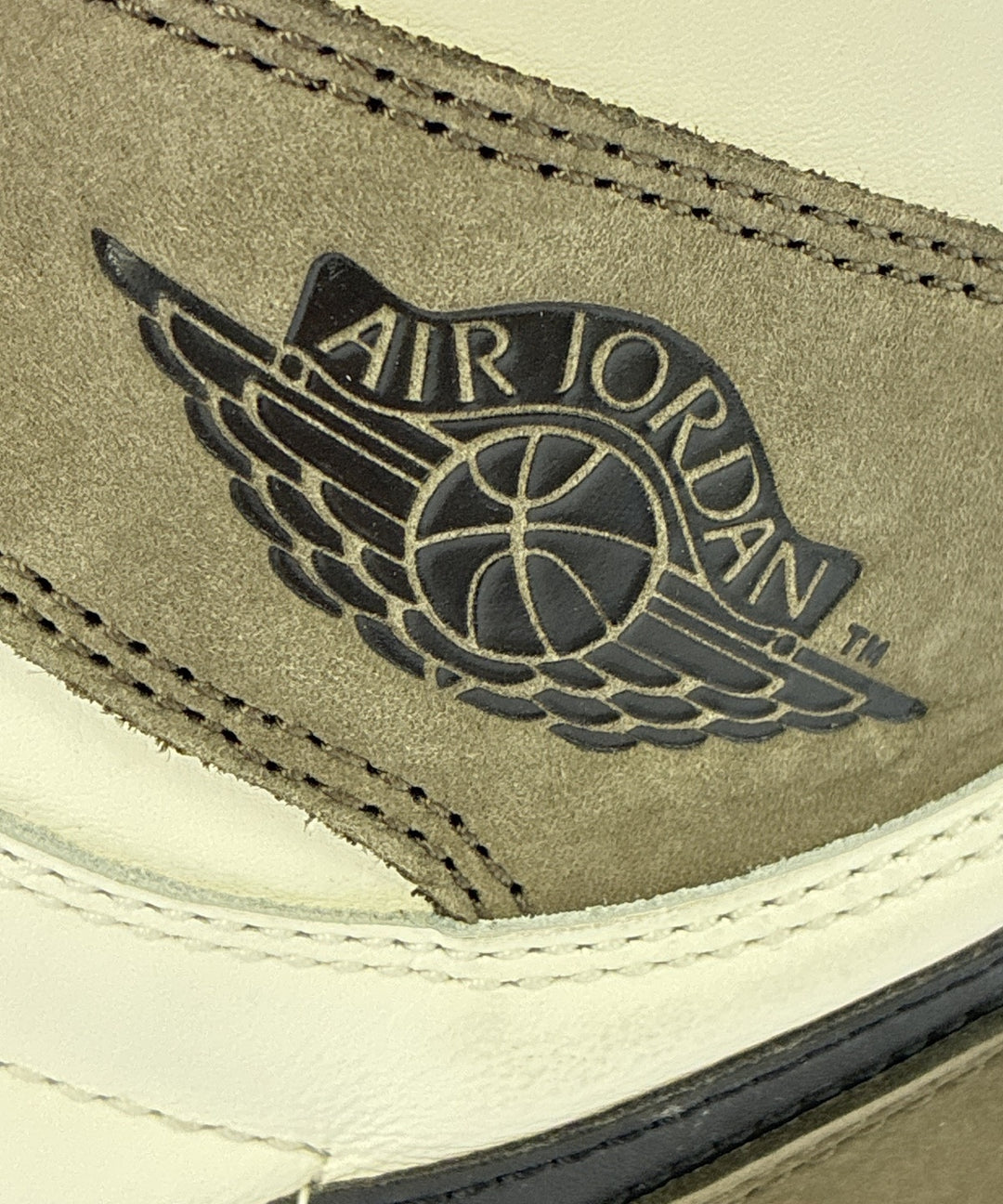 NIKE รองเท้าผ้าใบ