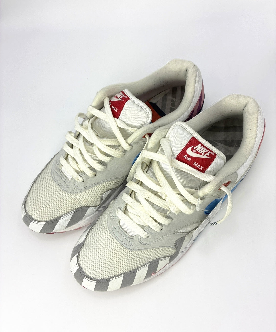 NIKE รองเท้าผ้าใบ