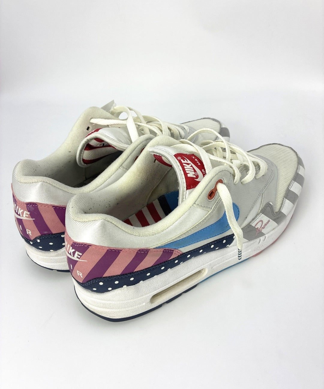 NIKE รองเท้าผ้าใบ