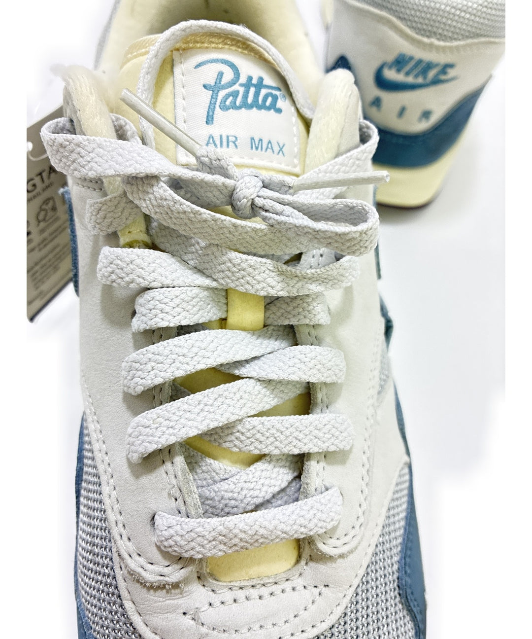 NIKE รองเท้าผ้าใบ