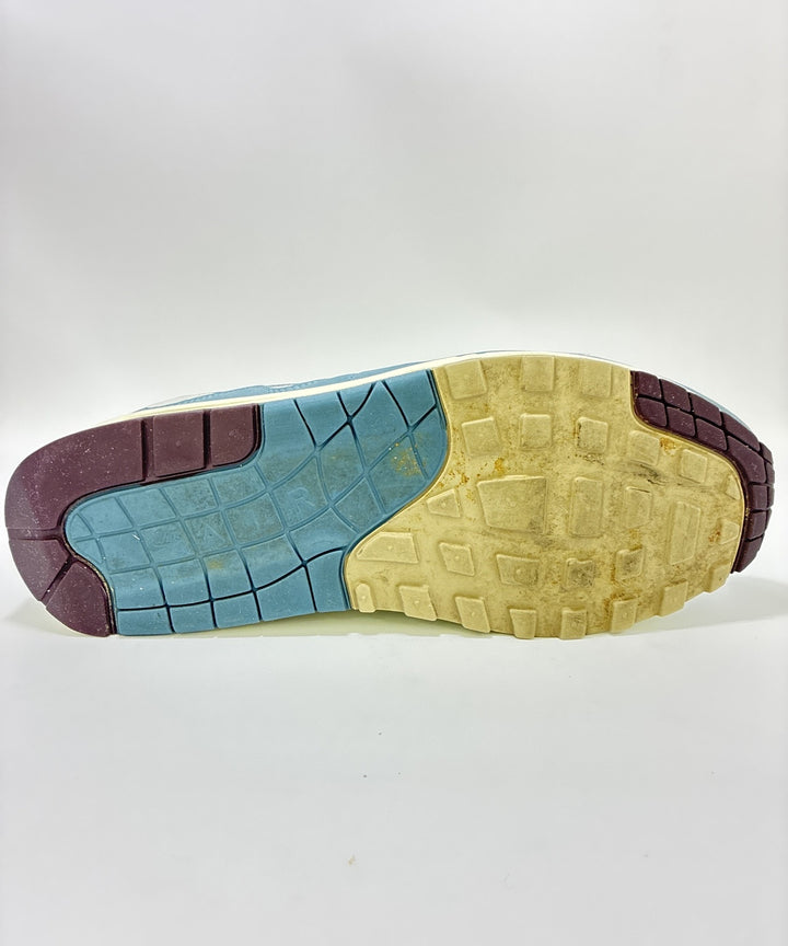 NIKE รองเท้าผ้าใบ