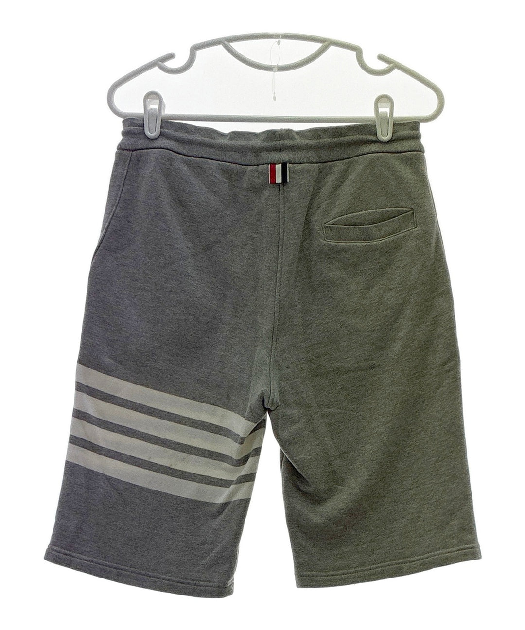 THOM BROWNE กางเกงขาสั้น