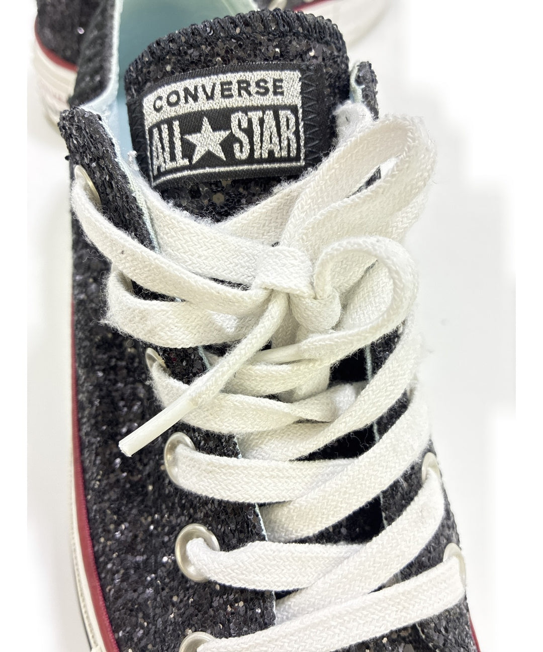 Chiara Ferragni รองเท้าผ้าใบ