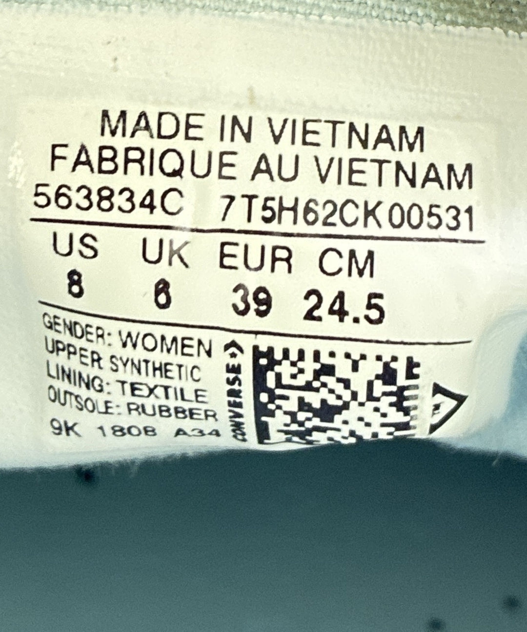 Chiara Ferragni รองเท้าผ้าใบ