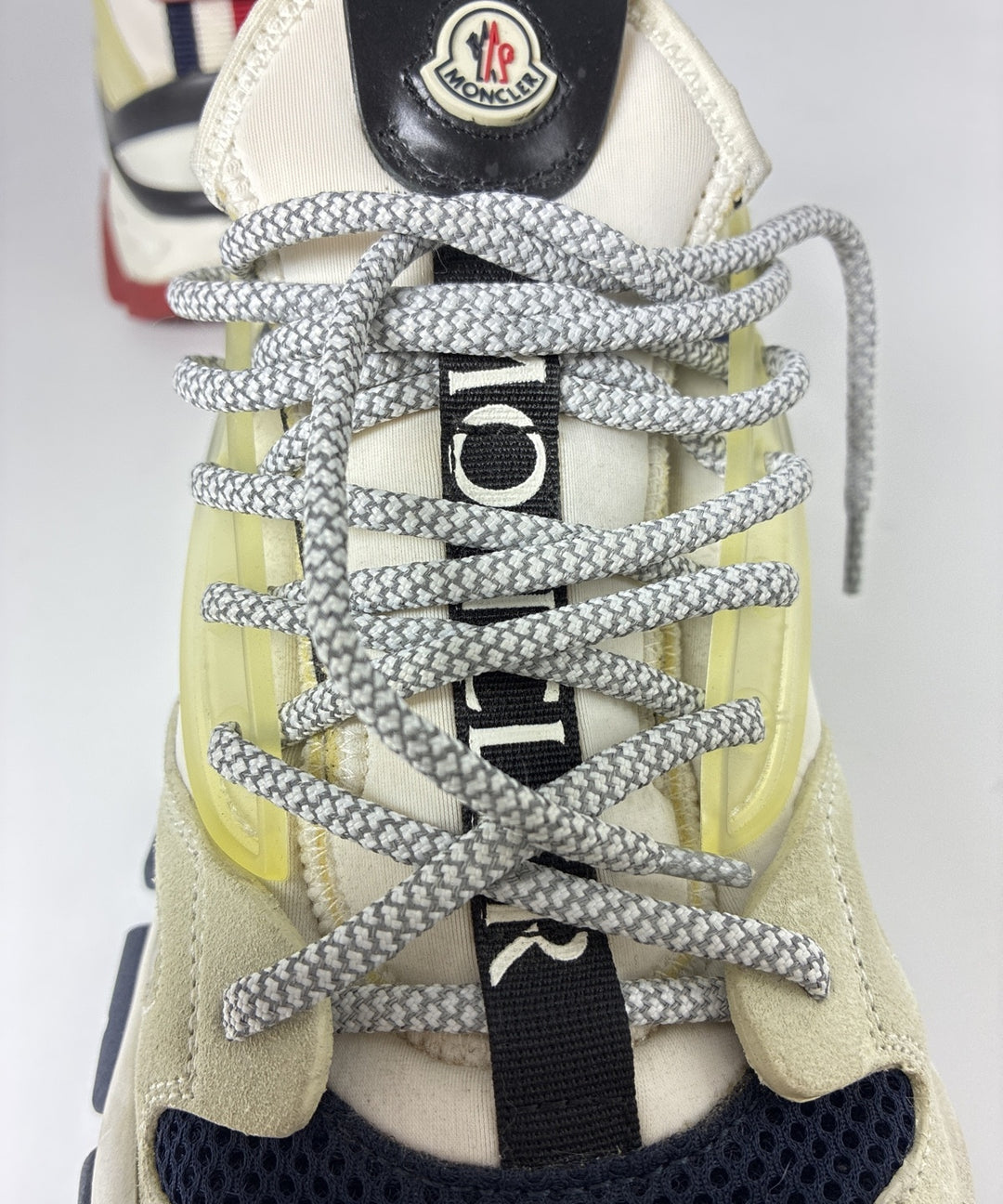 MONCLER รองเท้าผ้าใบ