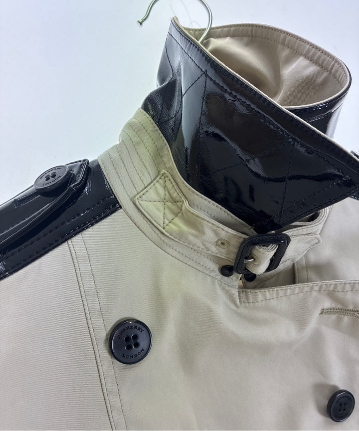 BURBERRY เสื้อกันฝน