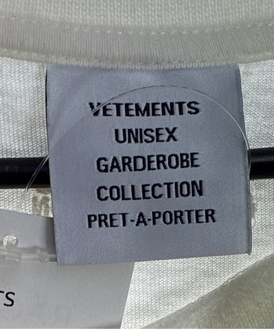 VETEMENTS เสื้อยืด/เสื้อท็อปส์