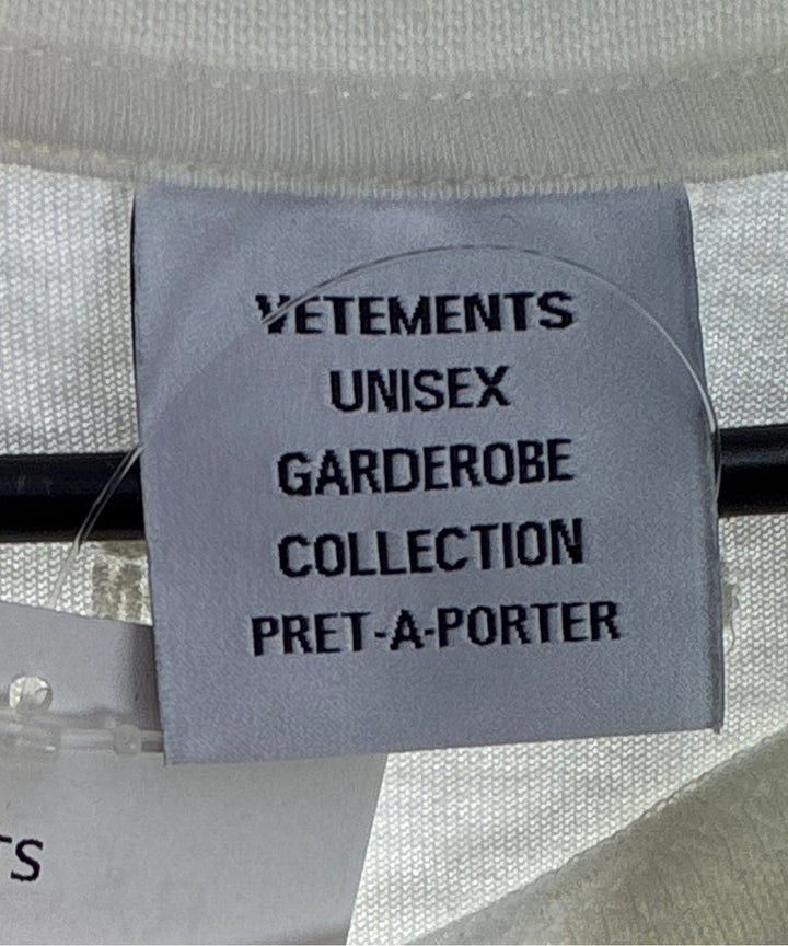 VETEMENTS เสื้อยืด/เสื้อท็อปส์