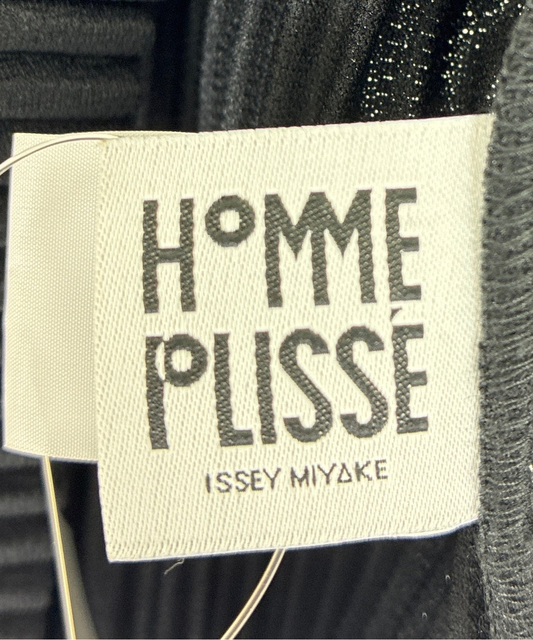 HOMME PLISSE เสื้อสตรี