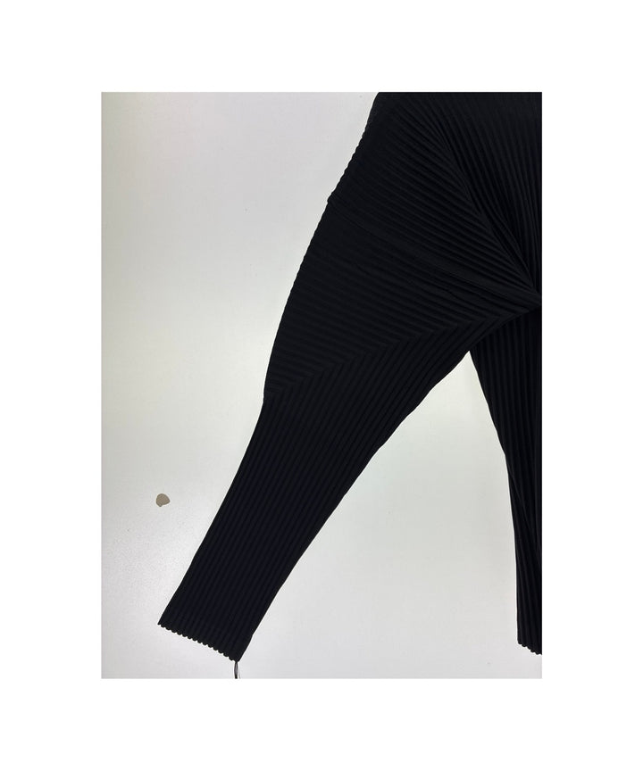 HOMME PLISSE เสื้อสตรี