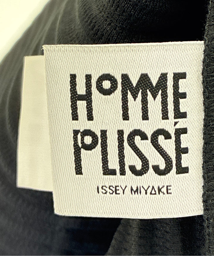 HOMME PLISSE เสื้อโปโล
