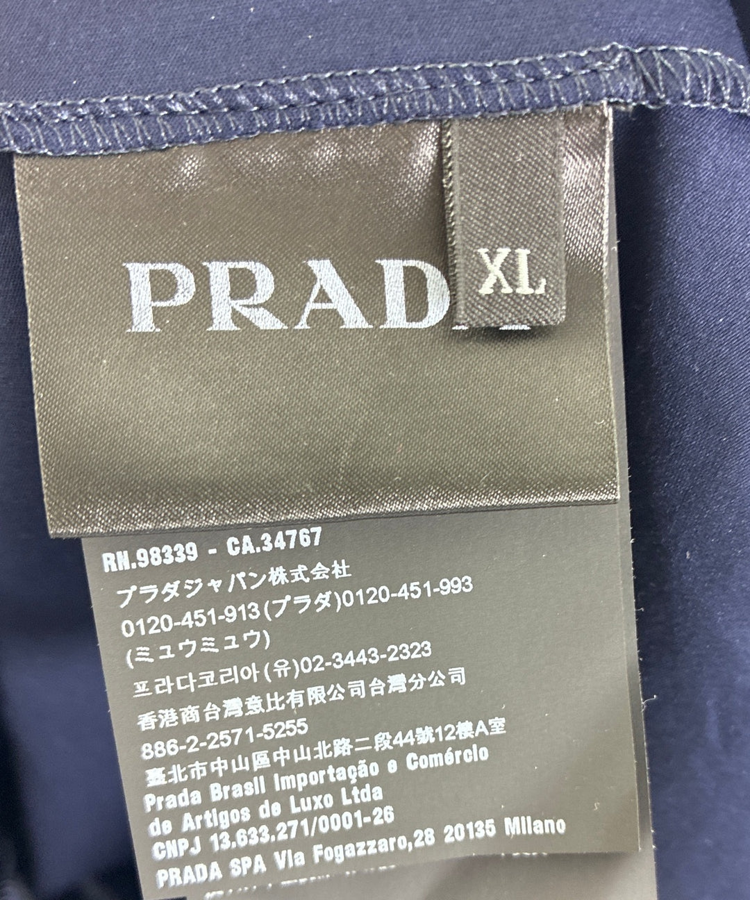PRADA เสื้อยืด/เสื้อท็อปส์